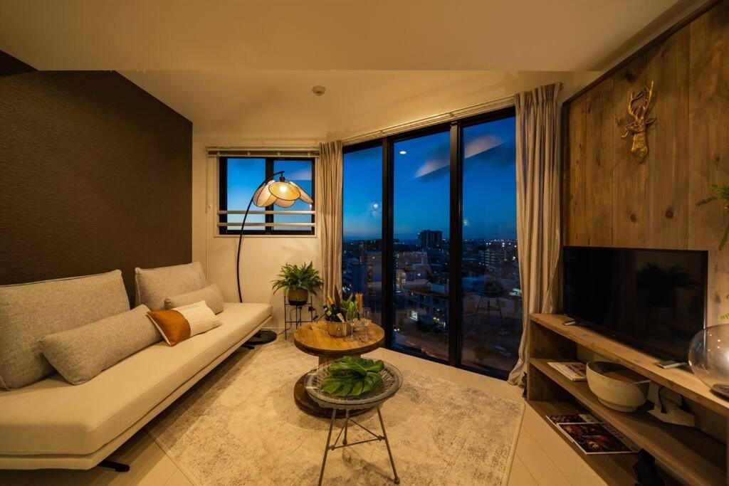 Ferienwohnung The Penthouse Ginowan Urasoe Exterior foto